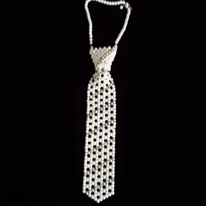 Pearl Tie